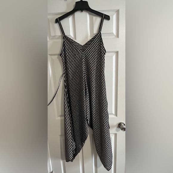 🖤One Piece Jumper - Picture 2 of 3